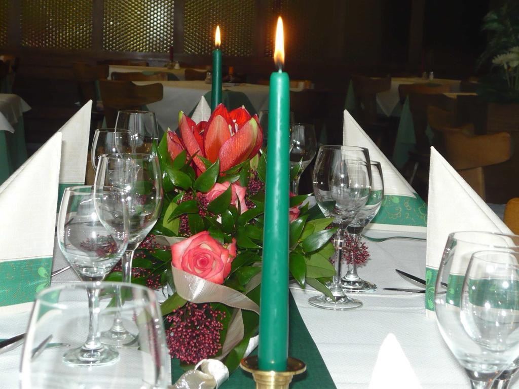 Hotel Gasthof Herderich ชลุสเซลเฟลด์ ภายนอก รูปภาพ