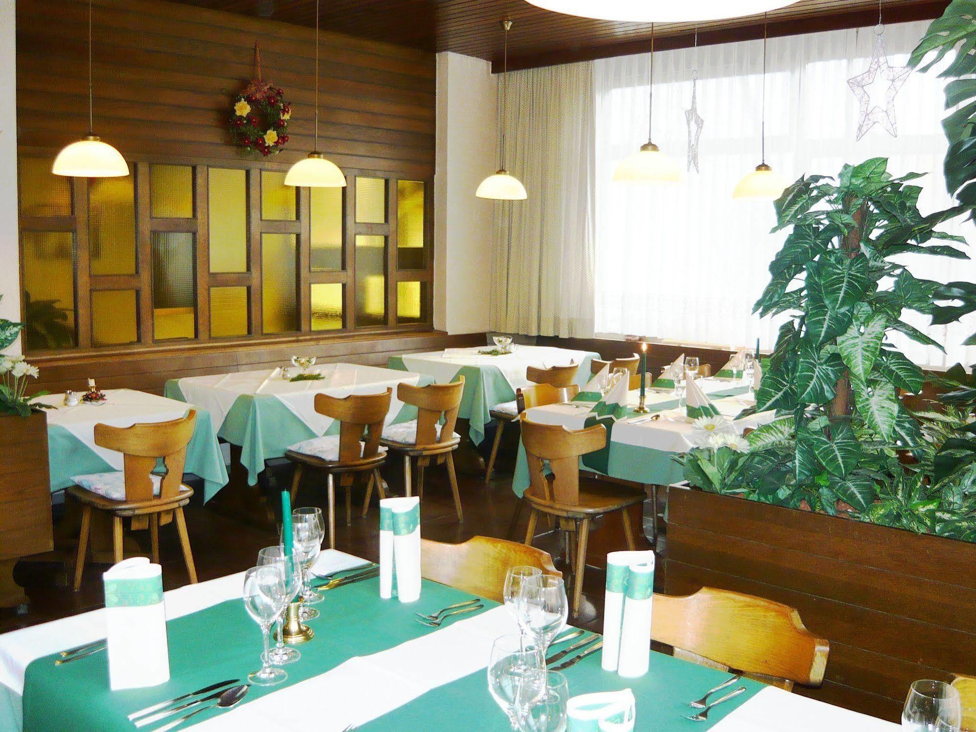 Hotel Gasthof Herderich ชลุสเซลเฟลด์ ภายนอก รูปภาพ