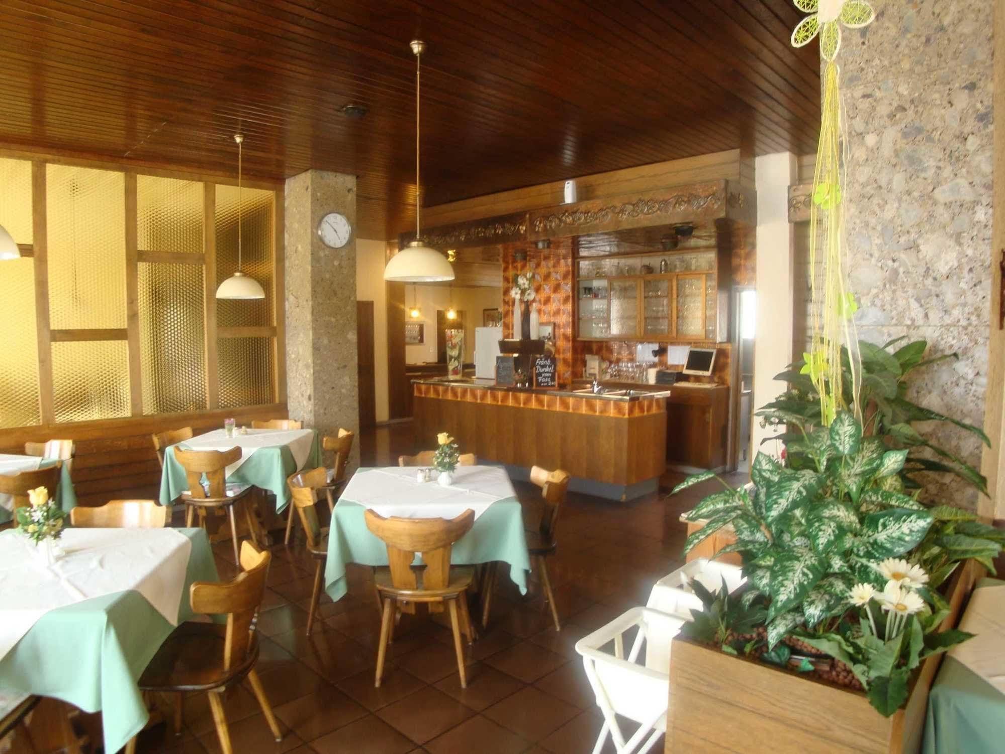 Hotel Gasthof Herderich ชลุสเซลเฟลด์ ภายนอก รูปภาพ