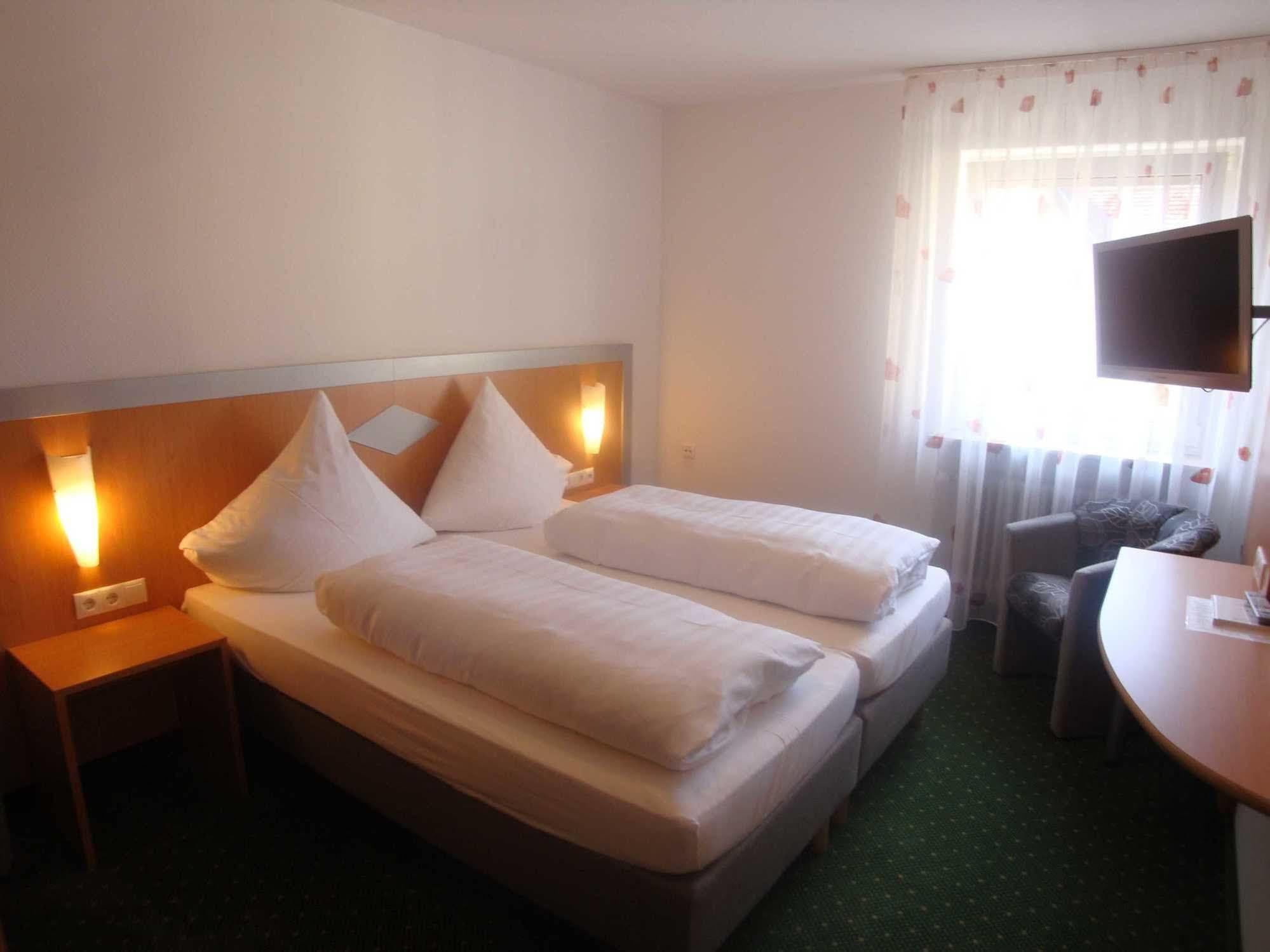 Hotel Gasthof Herderich ชลุสเซลเฟลด์ ภายนอก รูปภาพ