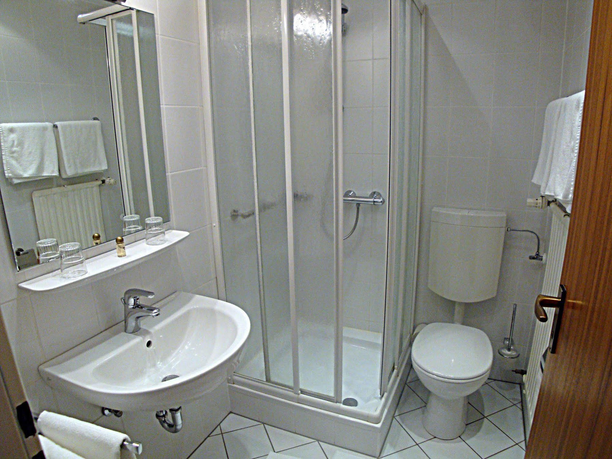 Hotel Gasthof Herderich ชลุสเซลเฟลด์ ภายนอก รูปภาพ